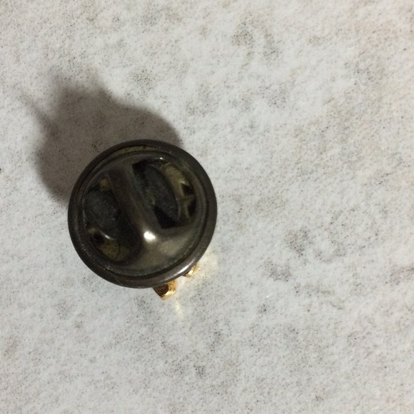 Vintage Y2K retro gold 2000 with cross pin - Picture 5 of 6